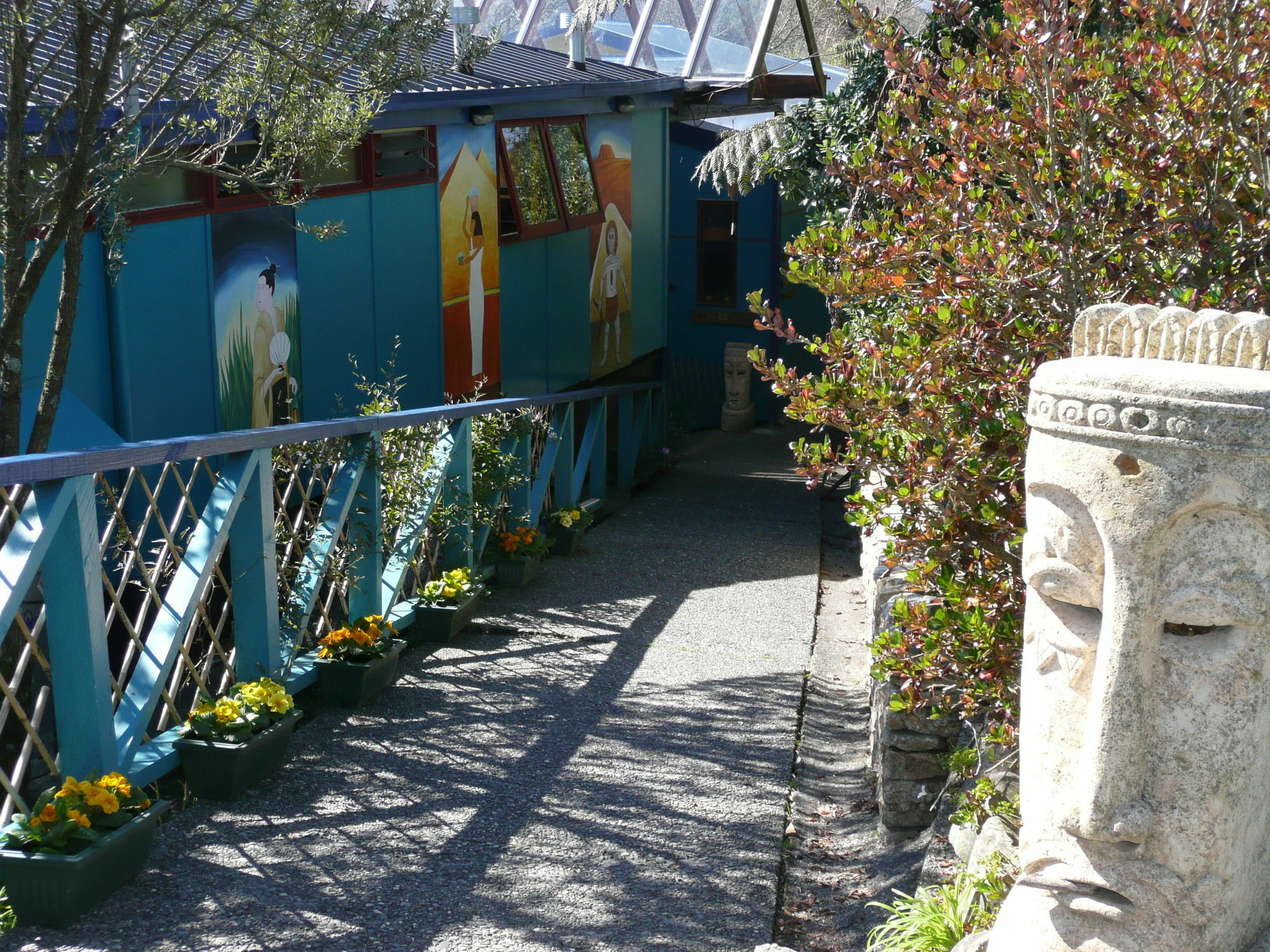 그레이마우스 글로벌 빌리지 트래블러스 로지 호스텔 외부 사진 The entrance to the museum